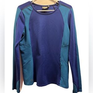 Athleta Neothermal Top. Size M. Thumb holes In sleeves. Zipper pocket in front